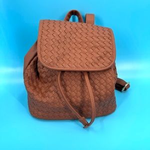 KELLY & KATIE WOVEN BACKPACK - Cognac